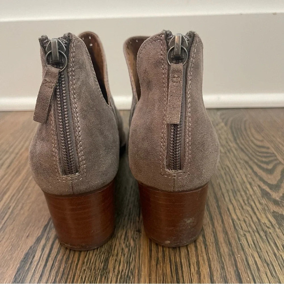 Sofft Wyoming Anthracite Laser Cut Leather Ankle Booties size 9.5 - Picture 5 of 9